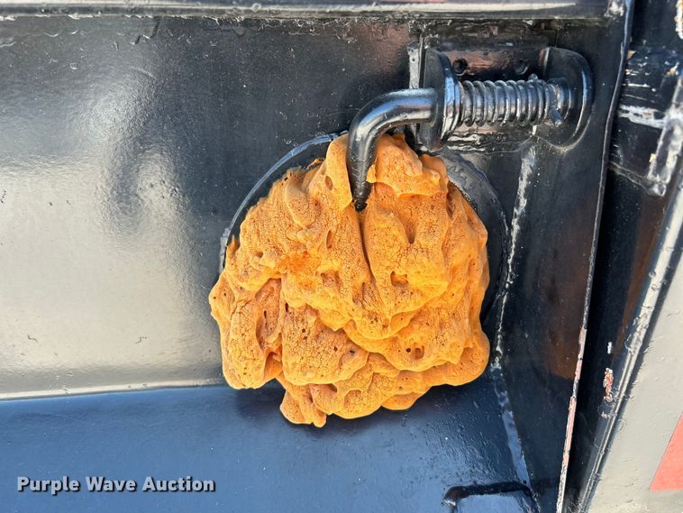 image for item NL9622 2005 Chevrolet Silverado 3500  dump bed pickup truck