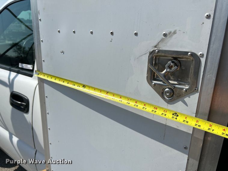 image for item NL9622 2005 Chevrolet Silverado 3500  dump bed pickup truck