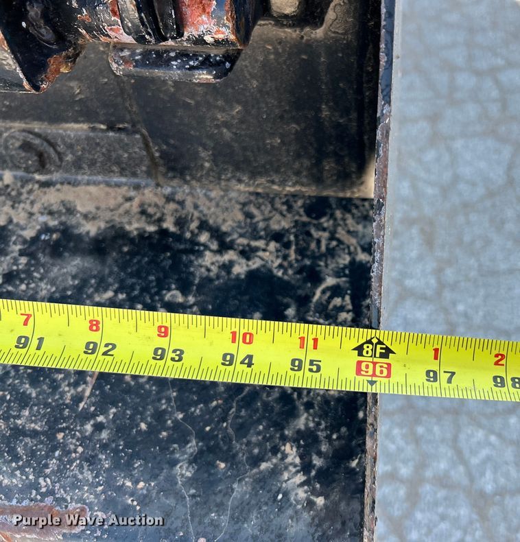 image for item NL9622 2005 Chevrolet Silverado 3500  dump bed pickup truck