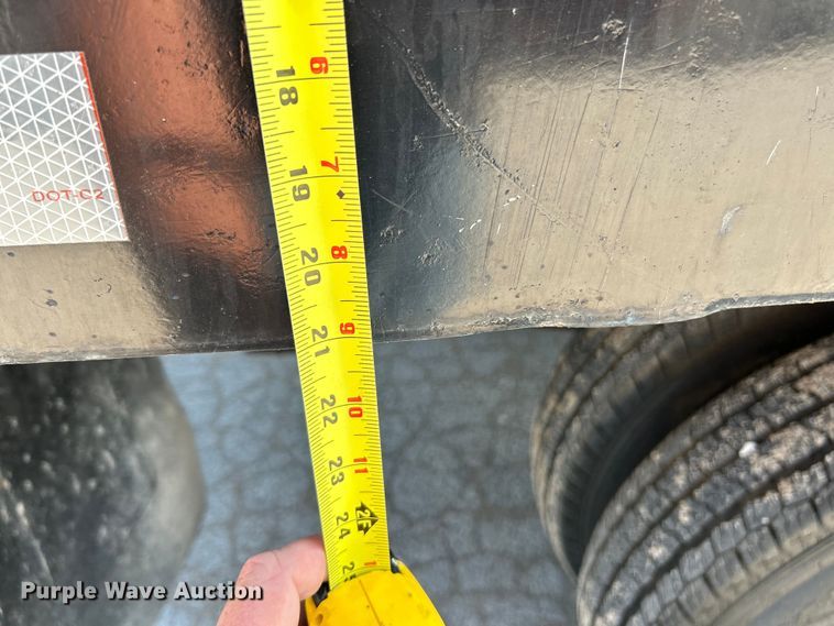 image for item NL9622 2005 Chevrolet Silverado 3500  dump bed pickup truck