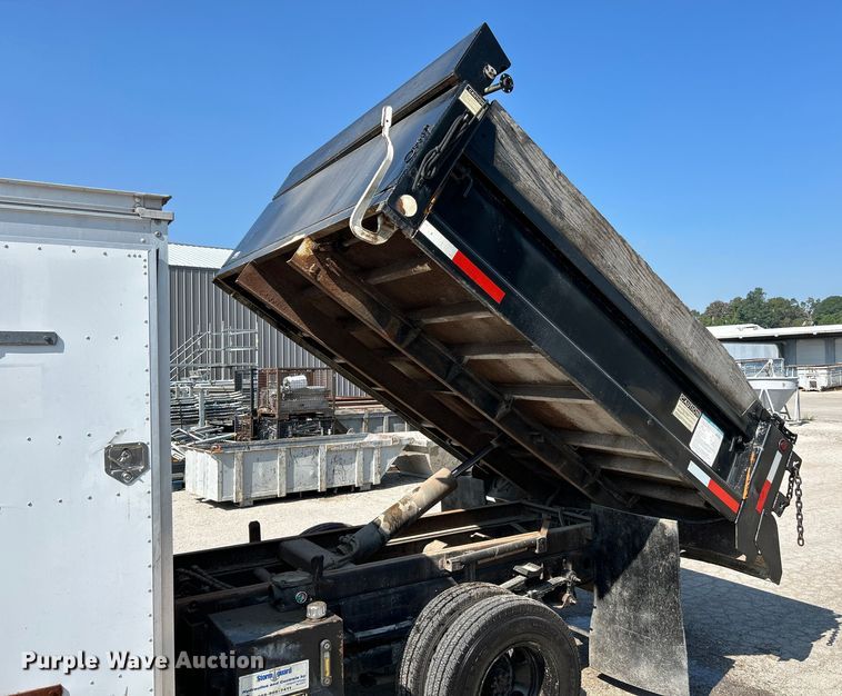 image for item NL9622 2005 Chevrolet Silverado 3500  dump bed pickup truck