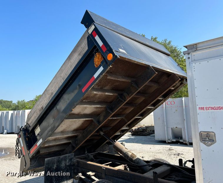 image for item NL9622 2005 Chevrolet Silverado 3500  dump bed pickup truck