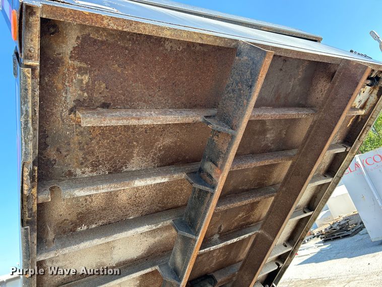 image for item NL9622 2005 Chevrolet Silverado 3500  dump bed pickup truck