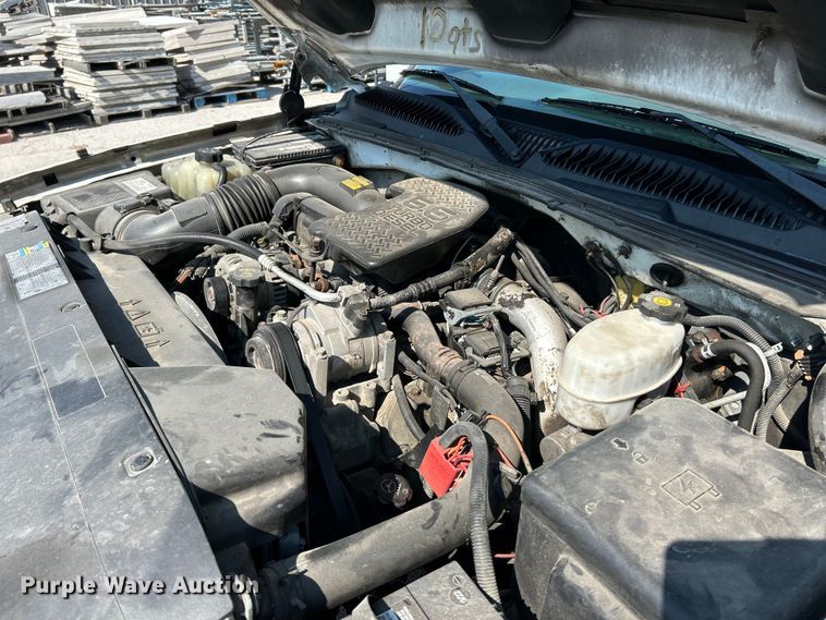 image for item NL9622 2005 Chevrolet Silverado 3500  dump bed pickup truck