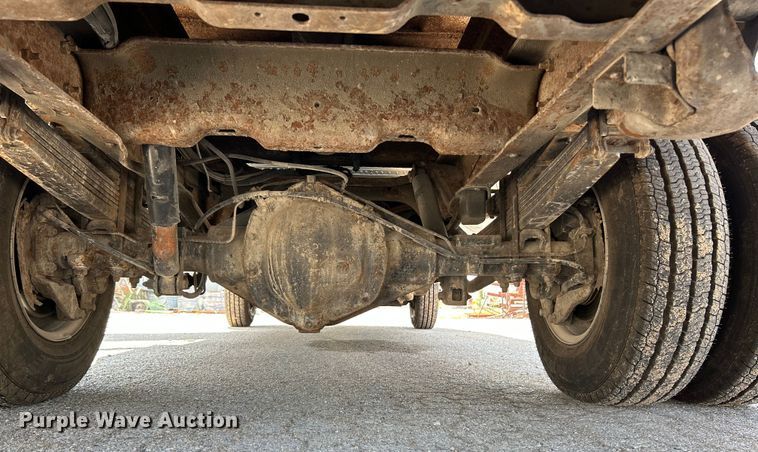 image for item NL9622 2005 Chevrolet Silverado 3500  dump bed pickup truck