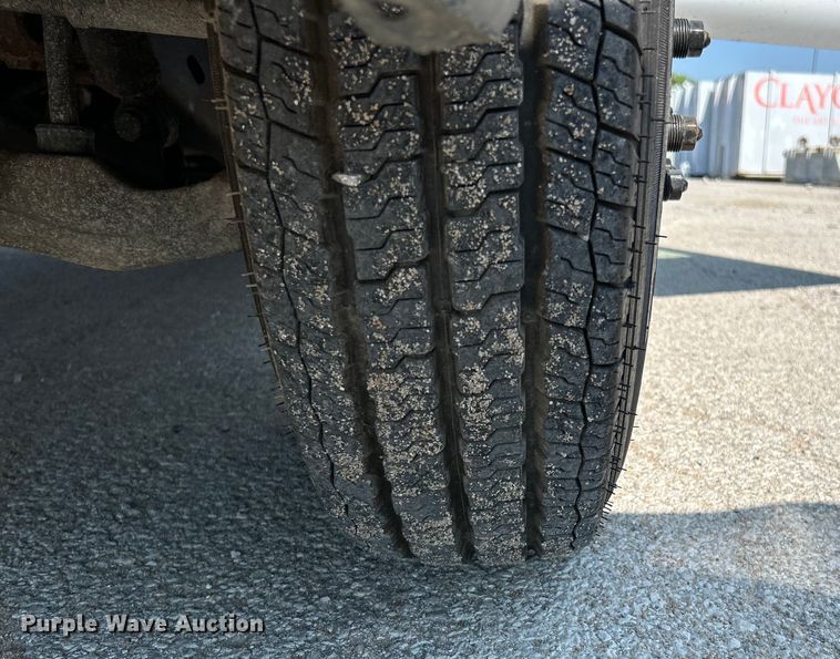 image for item NL9622 2005 Chevrolet Silverado 3500  dump bed pickup truck