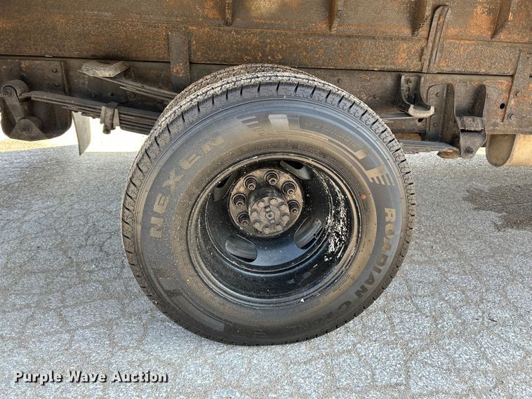 image for item NL9622 2005 Chevrolet Silverado 3500  dump bed pickup truck