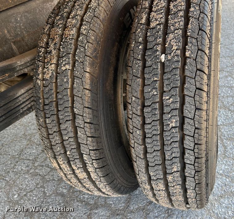 image for item NL9622 2005 Chevrolet Silverado 3500  dump bed pickup truck