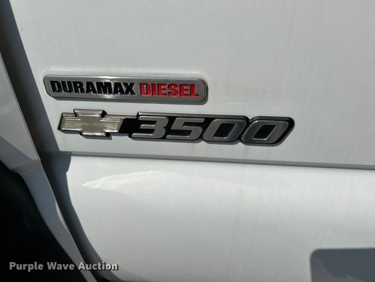 image for item NL9622 2005 Chevrolet Silverado 3500  dump bed pickup truck