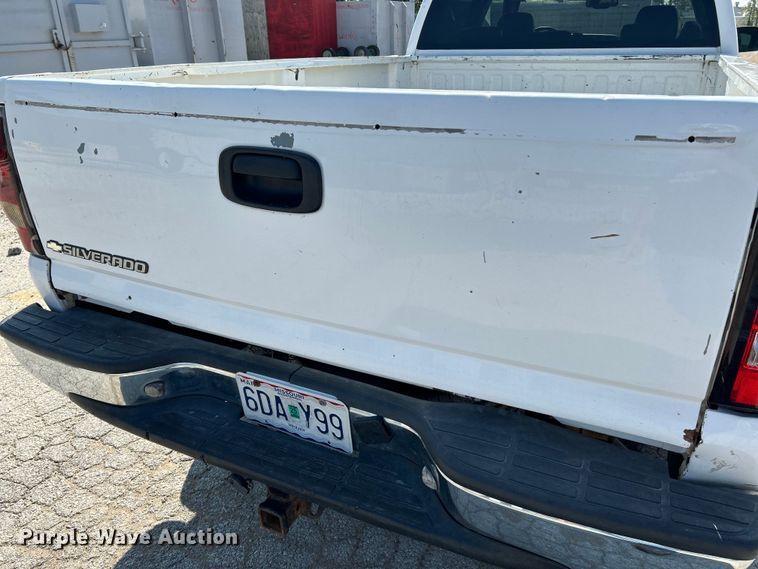 image for item NL9623 2007 Chevrolet Silverado 2500HD  Crew Cab pickup truck