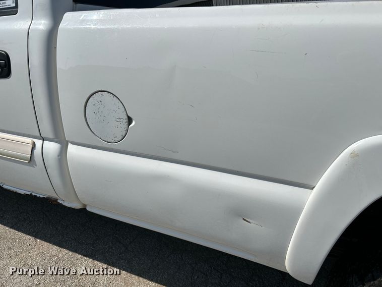 image for item NL9623 2007 Chevrolet Silverado 2500HD  Crew Cab pickup truck