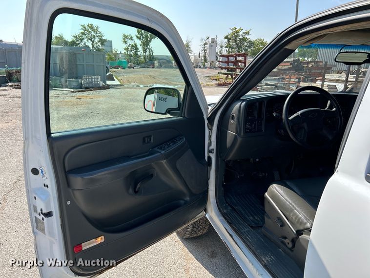 image for item NL9623 2007 Chevrolet Silverado 2500HD  Crew Cab pickup truck