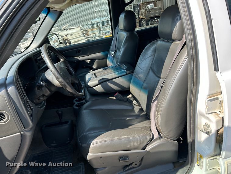 image for item NL9623 2007 Chevrolet Silverado 2500HD  Crew Cab pickup truck