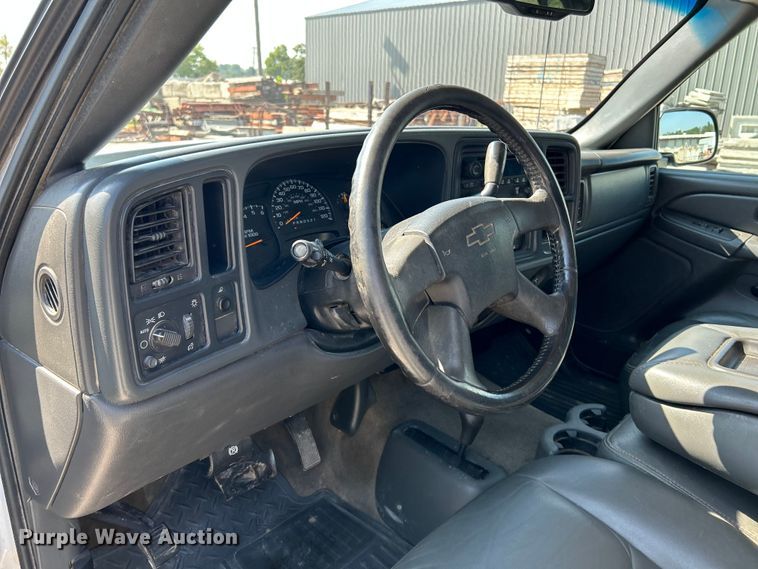 image for item NL9623 2007 Chevrolet Silverado 2500HD  Crew Cab pickup truck