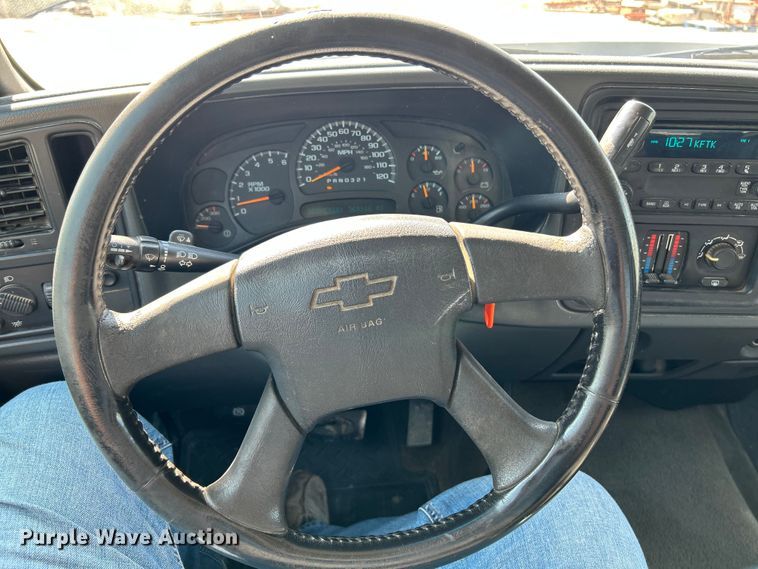 image for item NL9623 2007 Chevrolet Silverado 2500HD  Crew Cab pickup truck