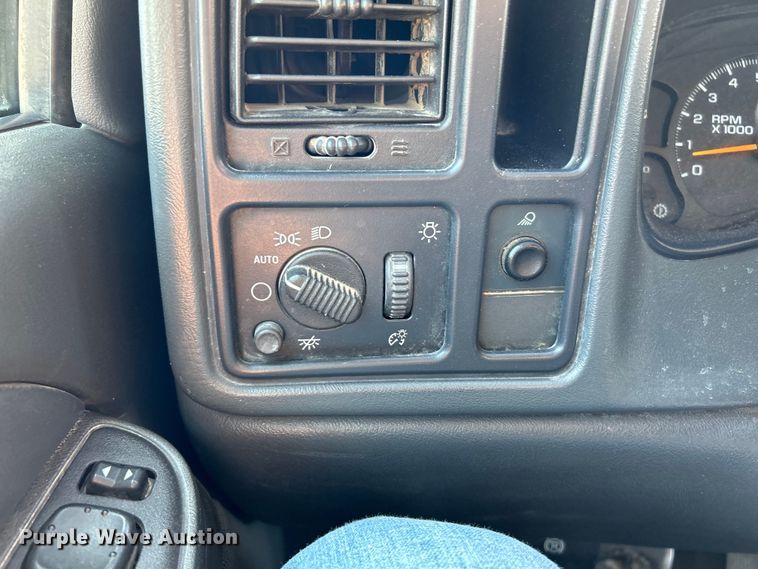 image for item NL9623 2007 Chevrolet Silverado 2500HD  Crew Cab pickup truck