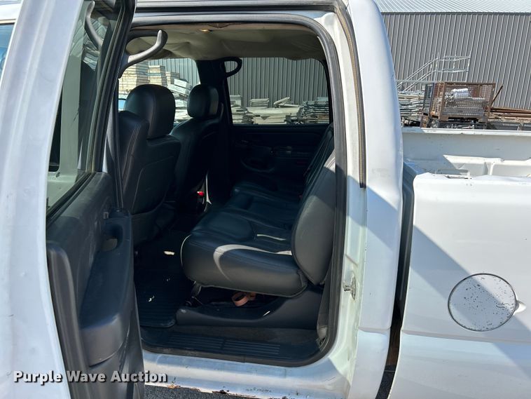 image for item NL9623 2007 Chevrolet Silverado 2500HD  Crew Cab pickup truck