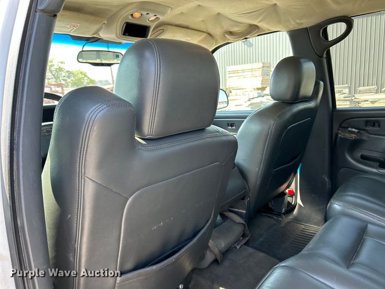 image for item NL9623 2007 Chevrolet Silverado 2500HD  Crew Cab pickup truck