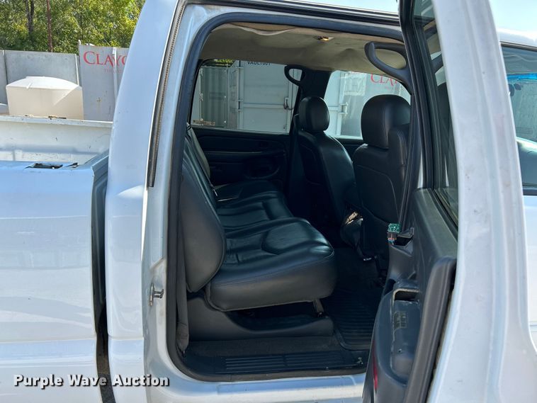 image for item NL9623 2007 Chevrolet Silverado 2500HD  Crew Cab pickup truck