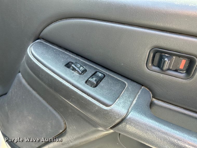 image for item NL9623 2007 Chevrolet Silverado 2500HD  Crew Cab pickup truck