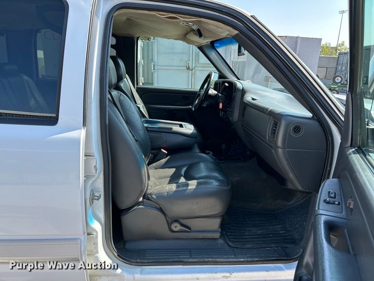 image for item NL9623 2007 Chevrolet Silverado 2500HD  Crew Cab pickup truck