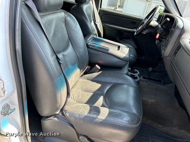 image for item NL9623 2007 Chevrolet Silverado 2500HD  Crew Cab pickup truck