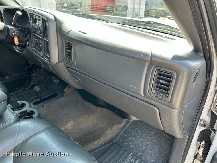 image for item NL9623 2007 Chevrolet Silverado 2500HD  Crew Cab pickup truck