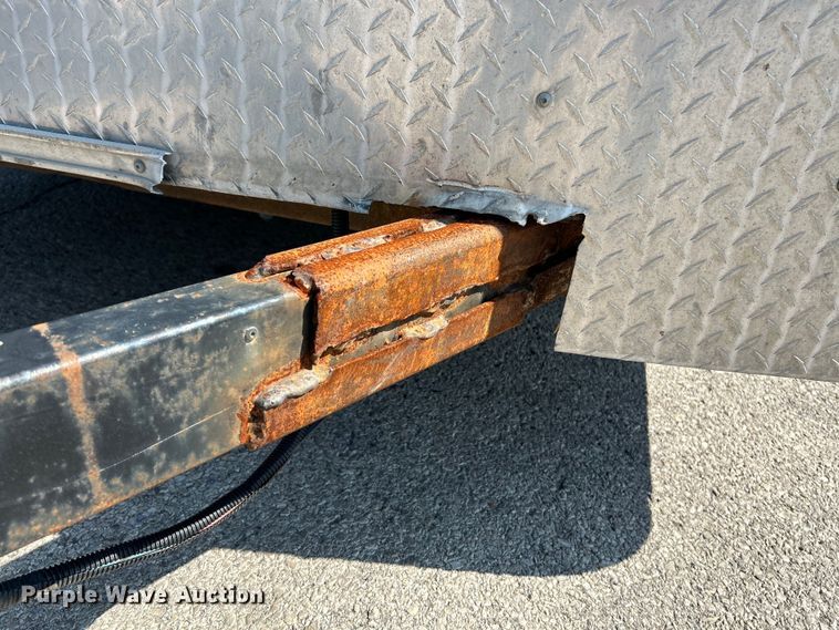 image for item NL9624 2006 Haulmark  enclosed cargo trailer