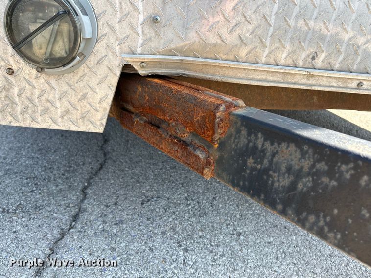 image for item NL9624 2006 Haulmark  enclosed cargo trailer