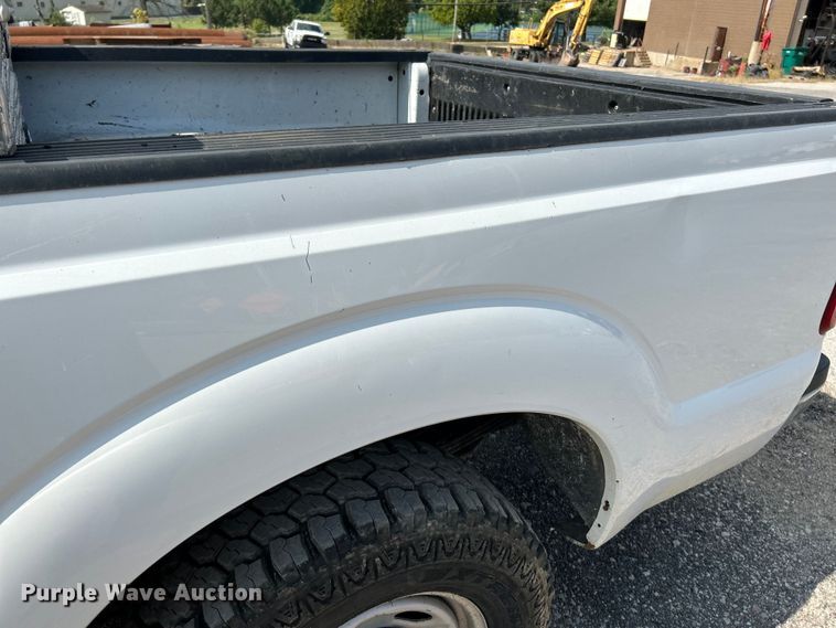 image for item NL9635 2011 Ford F250 Super Duty XL  SuperCab pickup truck