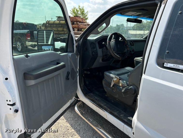 image for item NL9635 2011 Ford F250 Super Duty XL  SuperCab pickup truck