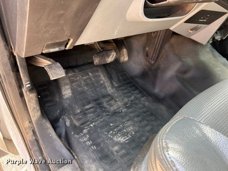 image for item NL9635 2011 Ford F250 Super Duty XL  SuperCab pickup truck