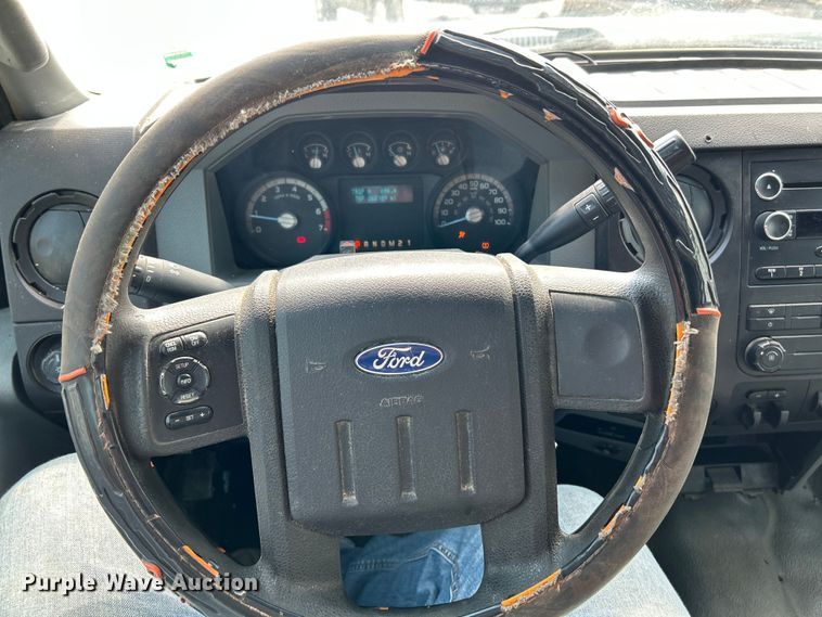 image for item NL9635 2011 Ford F250 Super Duty XL  SuperCab pickup truck