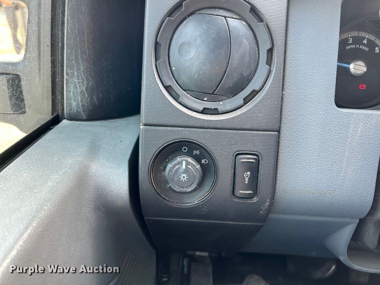 image for item NL9635 2011 Ford F250 Super Duty XL  SuperCab pickup truck