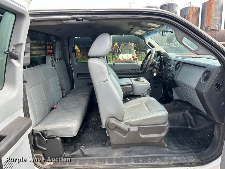 image for item NL9635 2011 Ford F250 Super Duty XL  SuperCab pickup truck