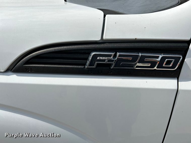 image for item NL9635 2011 Ford F250 Super Duty XL  SuperCab pickup truck