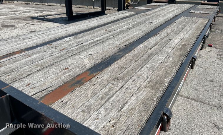 image for item NL9642 2016 Interstate 40DLA  equipment trailer