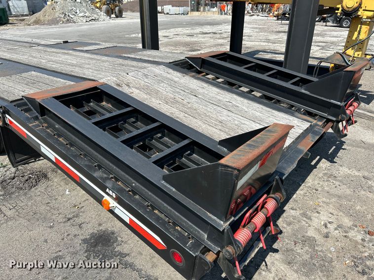 image for item NL9642 2016 Interstate 40DLA  equipment trailer