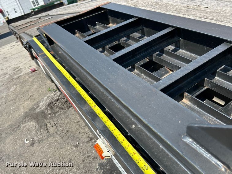 image for item NL9642 2016 Interstate 40DLA  equipment trailer