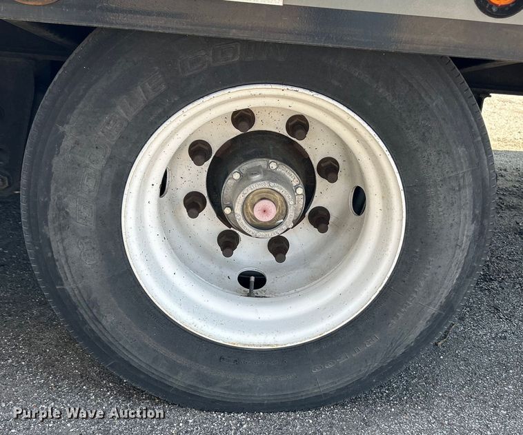 image for item NL9642 2016 Interstate 40DLA  equipment trailer