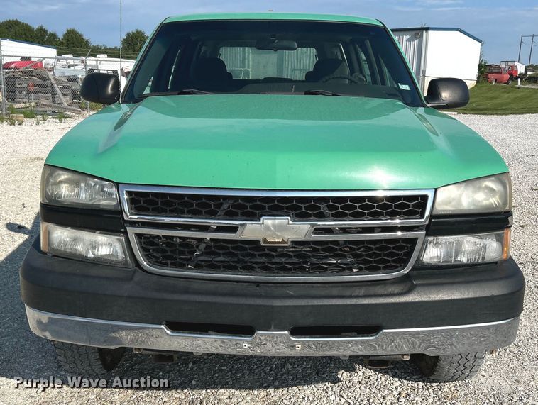 image for item NL9644 2006 Chevrolet Silverado 2500HD  Crew Cab pickup truck