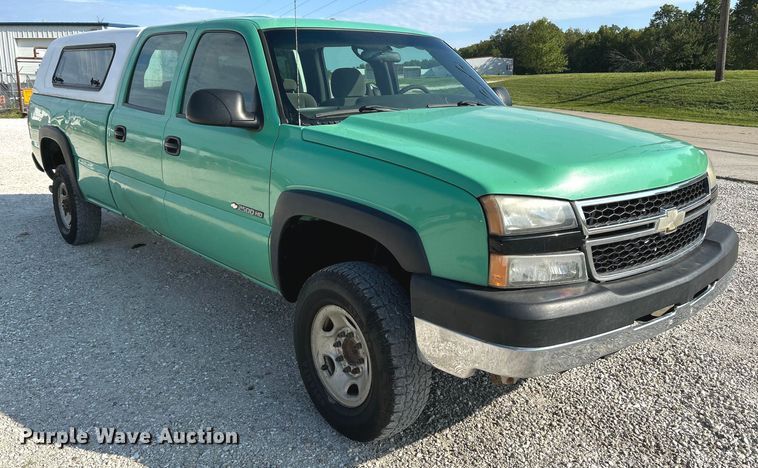 image for item NL9644 2006 Chevrolet Silverado 2500HD  Crew Cab pickup truck