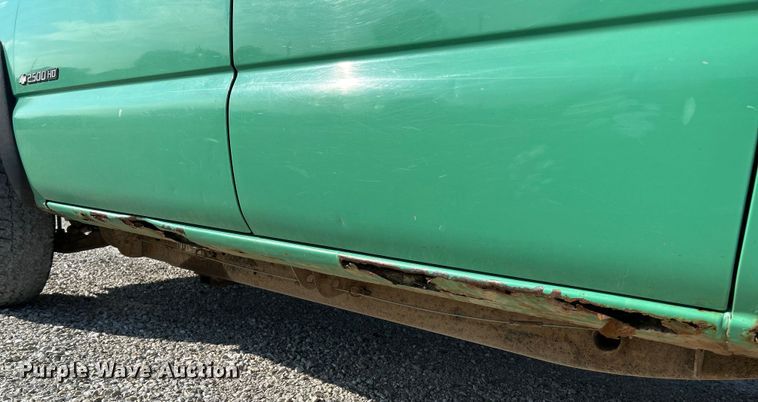 image for item NL9644 2006 Chevrolet Silverado 2500HD  Crew Cab pickup truck