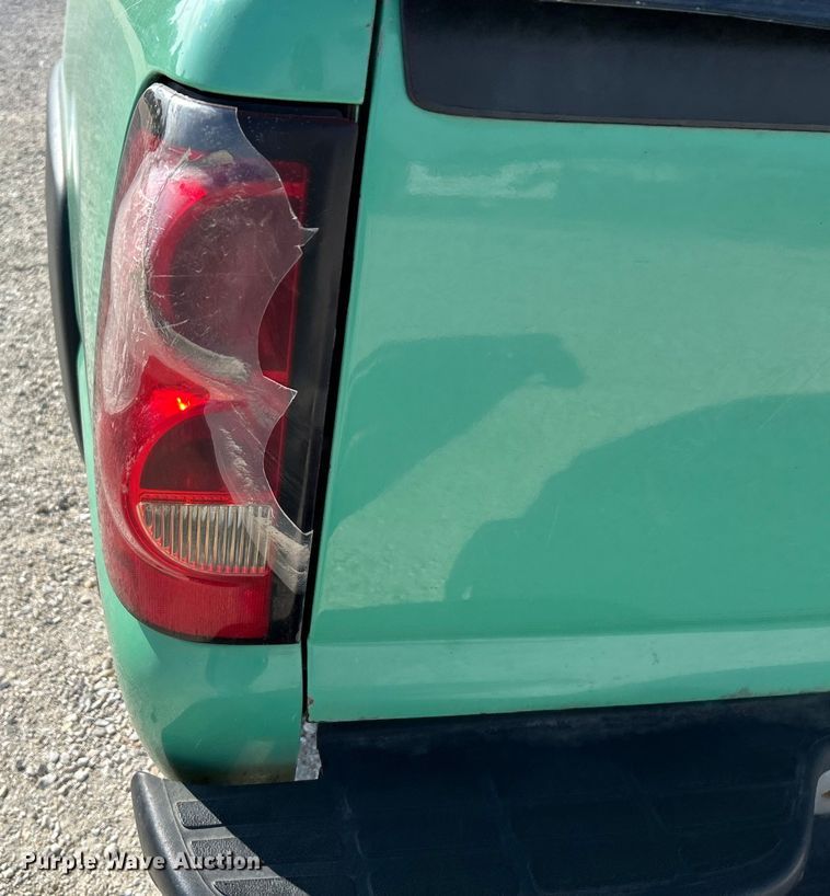 image for item NL9644 2006 Chevrolet Silverado 2500HD  Crew Cab pickup truck