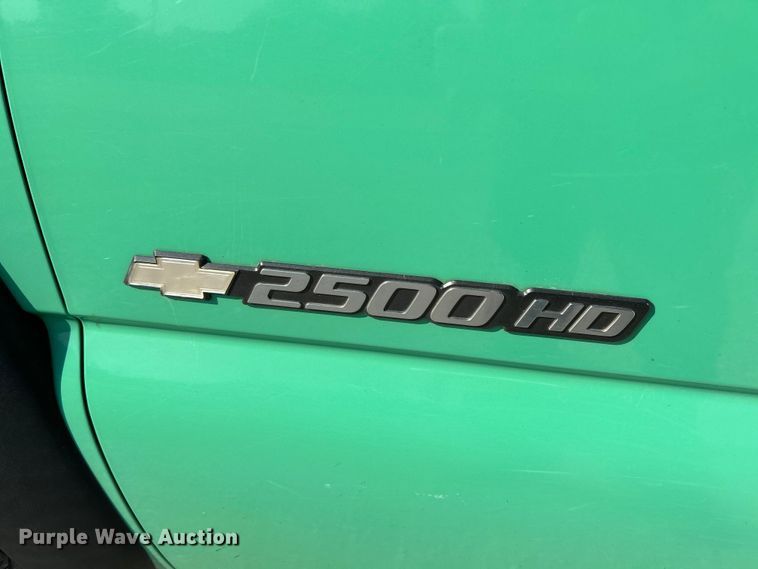 image for item NL9644 2006 Chevrolet Silverado 2500HD  Crew Cab pickup truck