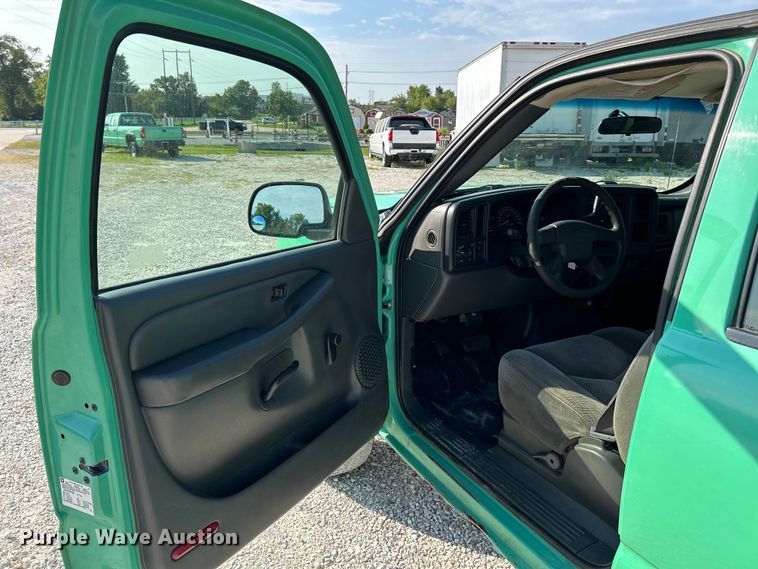 image for item NL9644 2006 Chevrolet Silverado 2500HD  Crew Cab pickup truck