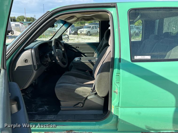 image for item NL9644 2006 Chevrolet Silverado 2500HD  Crew Cab pickup truck