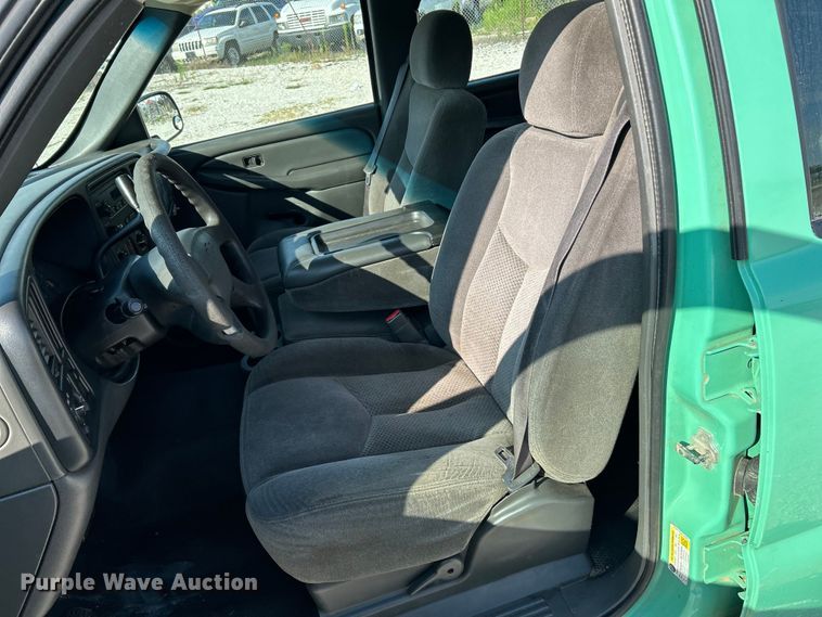 image for item NL9644 2006 Chevrolet Silverado 2500HD  Crew Cab pickup truck