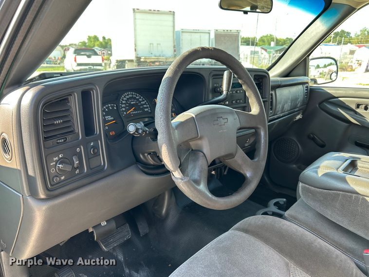 image for item NL9644 2006 Chevrolet Silverado 2500HD  Crew Cab pickup truck