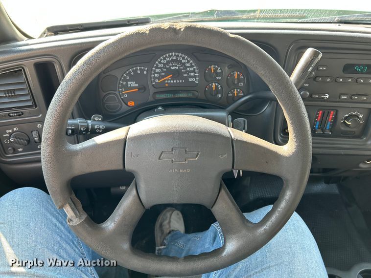 image for item NL9644 2006 Chevrolet Silverado 2500HD  Crew Cab pickup truck